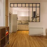 By Homy Apartment *